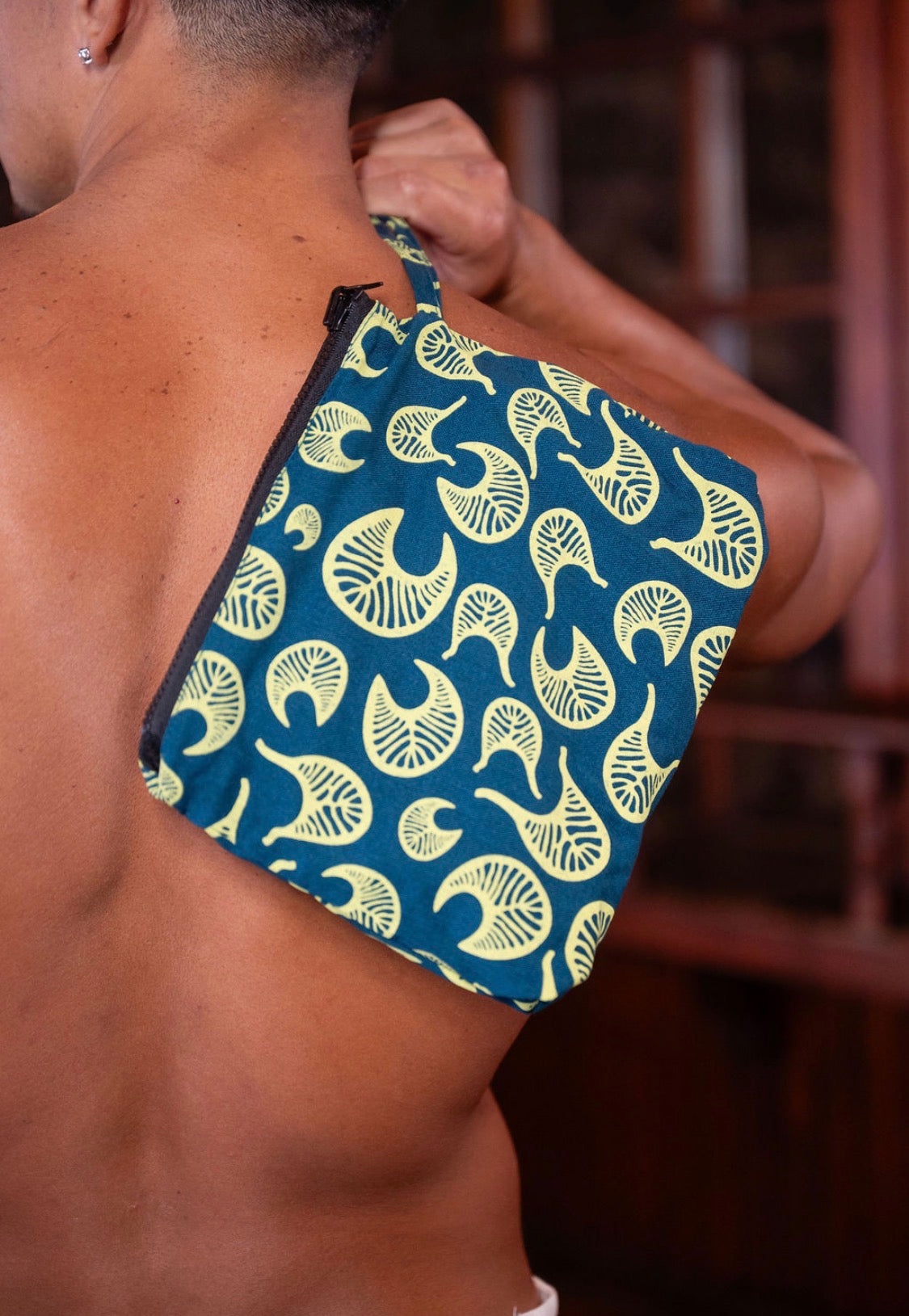 Kahaluʻu Clutches LINEN (NEWʻ26) ALLMT