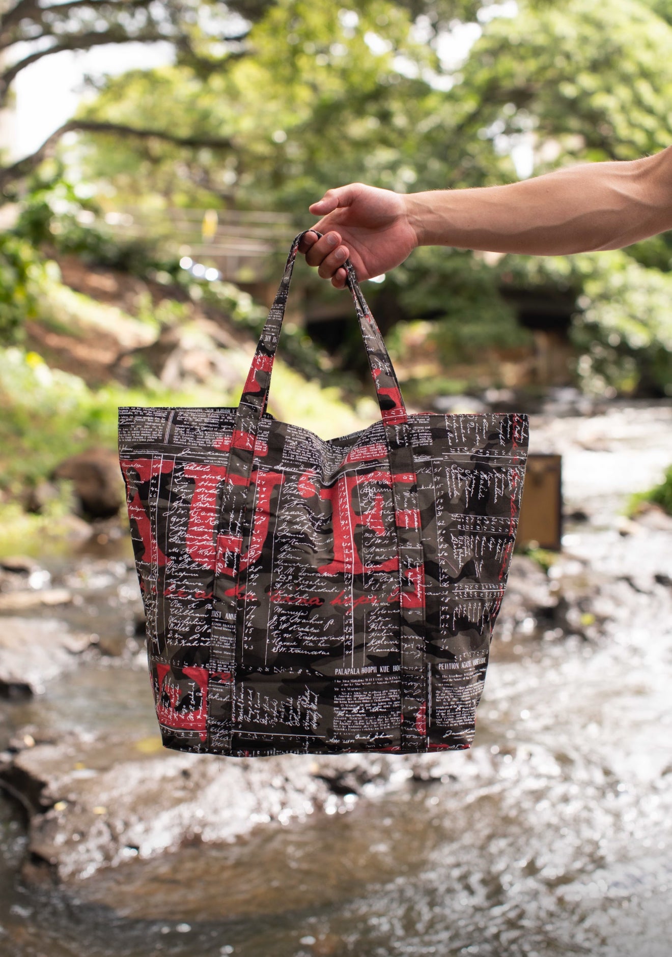 NAPOOPOO ZIPPERED TOTE (RIPSTOP ʻ25)