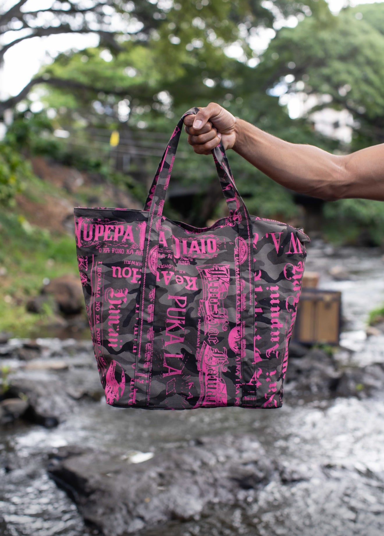 NAPOOPOO ZIPPERED TOTE (RIPSTOP ʻ25)
